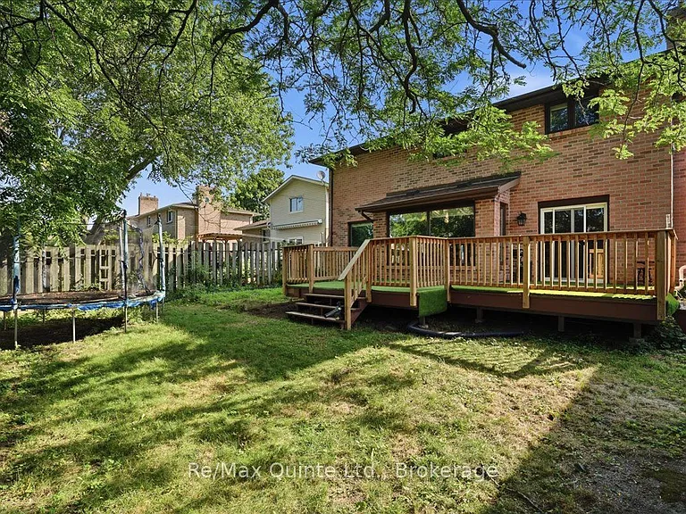 12 Brimley Ct — Photo 17