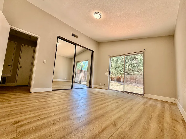 3400 Crowley Ct — Photo 24