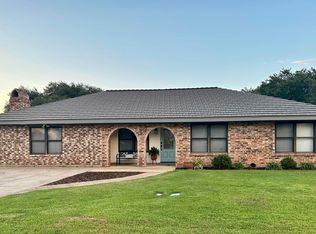 220 Jones St, Berwick, LA 70342
