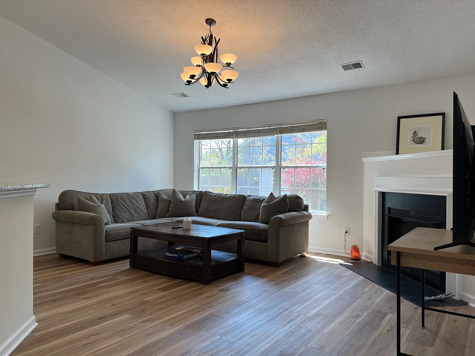 4 bed, 1628 sqft, $900 — Photo 3