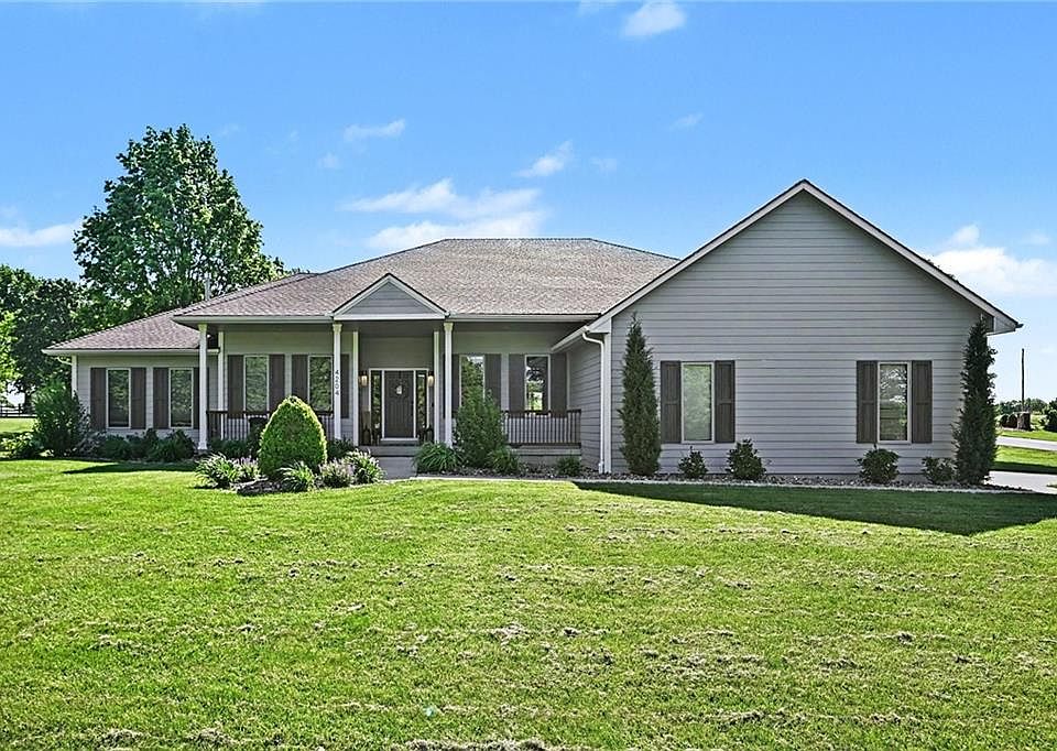 1st image of 4204 SE Wingate Cir
