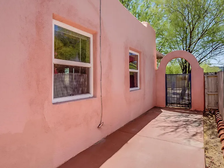 3913 E Montecito St — Photo 33