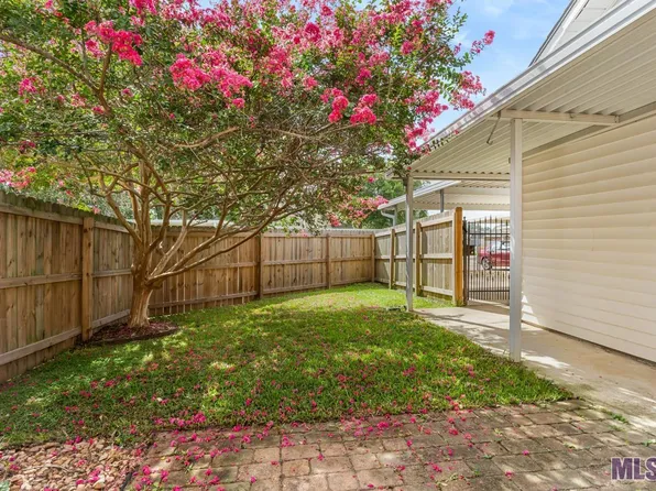 8521 E Cypress Point Ct, Baton Rouge, LA 70809