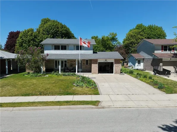 353 Crawford St, Saugeen Shores, ON N0H 2C2