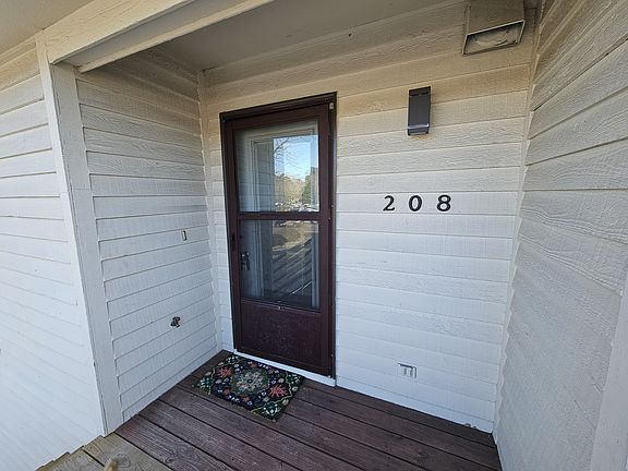 2nd image of 1507 Military Cutoff Rd APT 208