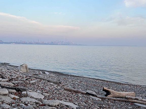4th image of 89 Superior Ave