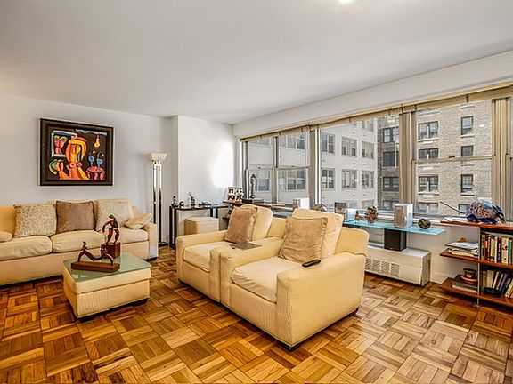 4th image of 15 W 72nd St APT 6A