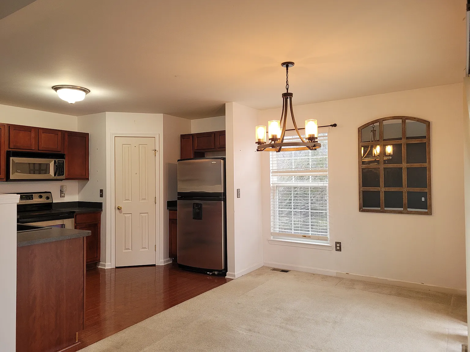 2 bed, 1385 sqft, $1,850 — Photo 2