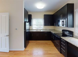 285 Golden Hill St UNIT 103, Bridgeport, CT 06604