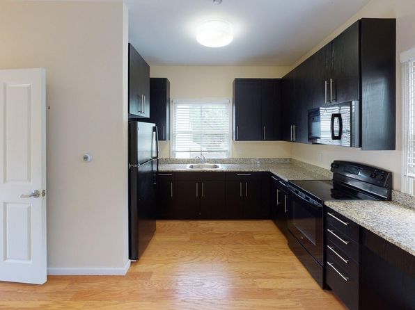 285 Golden Hill St Unit 103