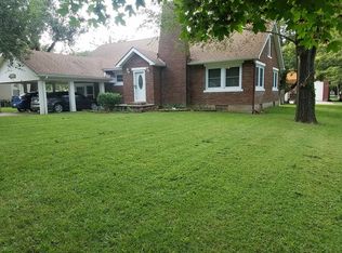 905 E 4th St, Altamont, KS 67330