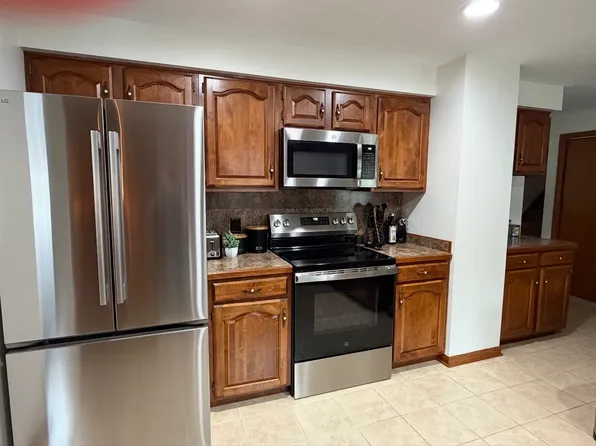 515 Woodside Ave SE, North Canton, OH 44720