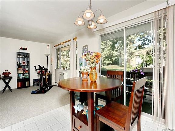 5th image of 28 Sierra Vista Ln