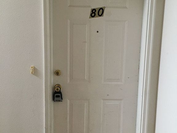 3rd image of 80-84 E Rosewood Ave #88