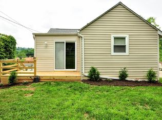 257 1/2 Cherry Ave, Houston, PA