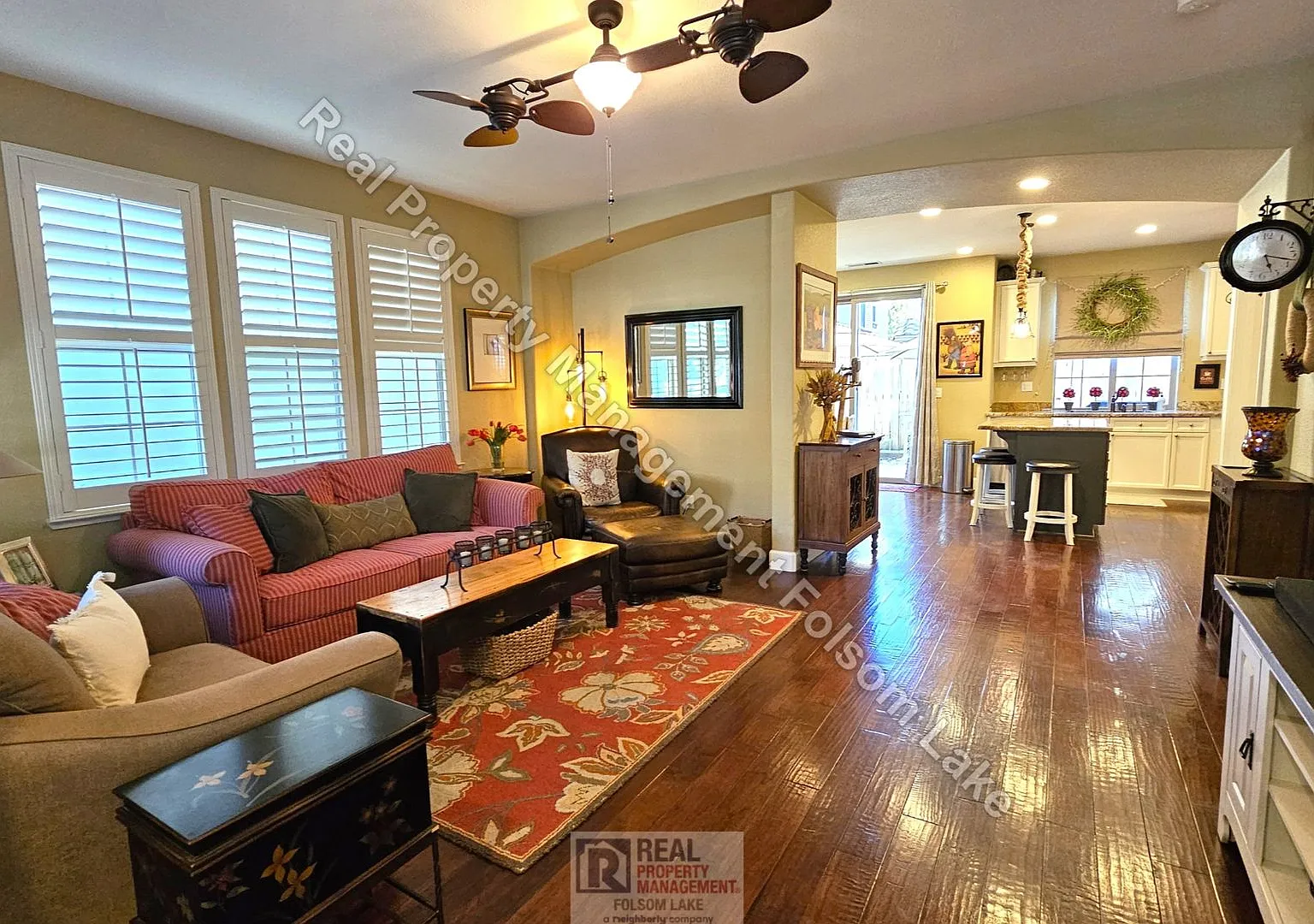 Exquisitely Furnished 3bd 2.5ba - Folsom in The Parkway Neighborhood — Photo 3