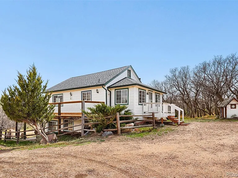 433 W Tomah Rd — Photo 3