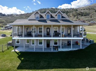 31 Rooster Flats Rd, Oroville, WA 98844