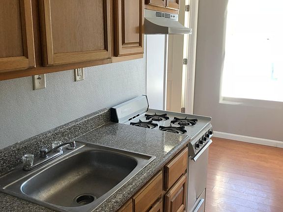 4th image of 4021 W Girard Ave #2F