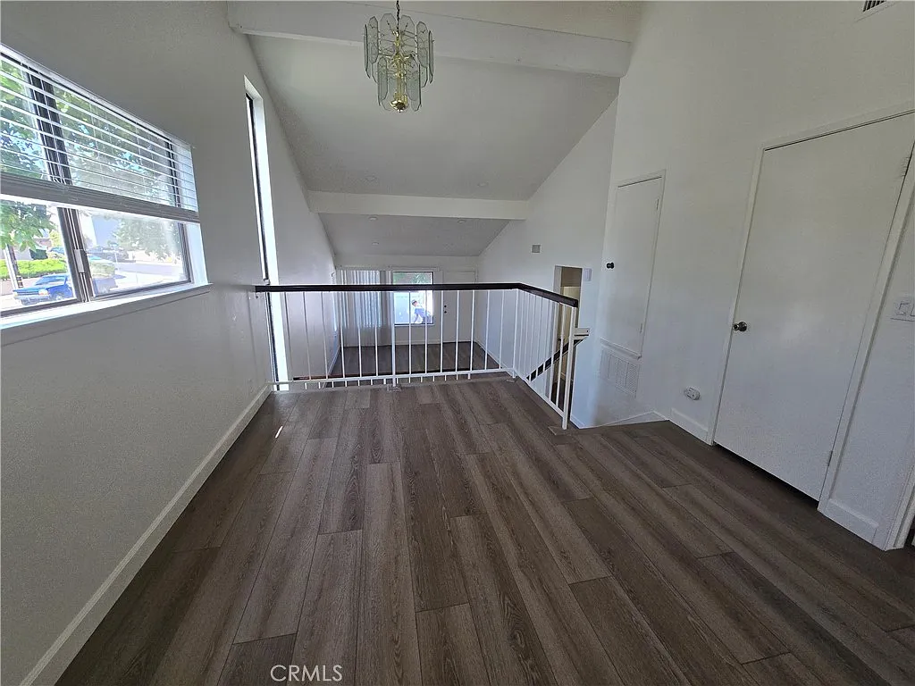 2 bed, 1080 sqft, $3,250 — Photo 2