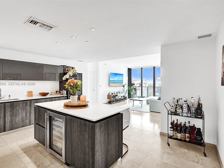 88 SW 7th St #2210 — Photo 4
