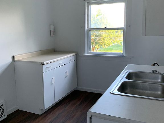 5th image of 428 N 4th St