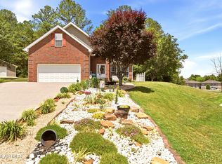 221 Sweet Gum Ln, Oak Ridge, TN 37830