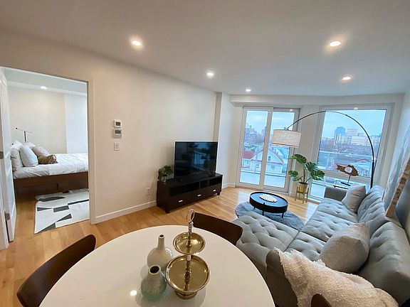 3rd image of 42-23 Parsons Blvd #5E