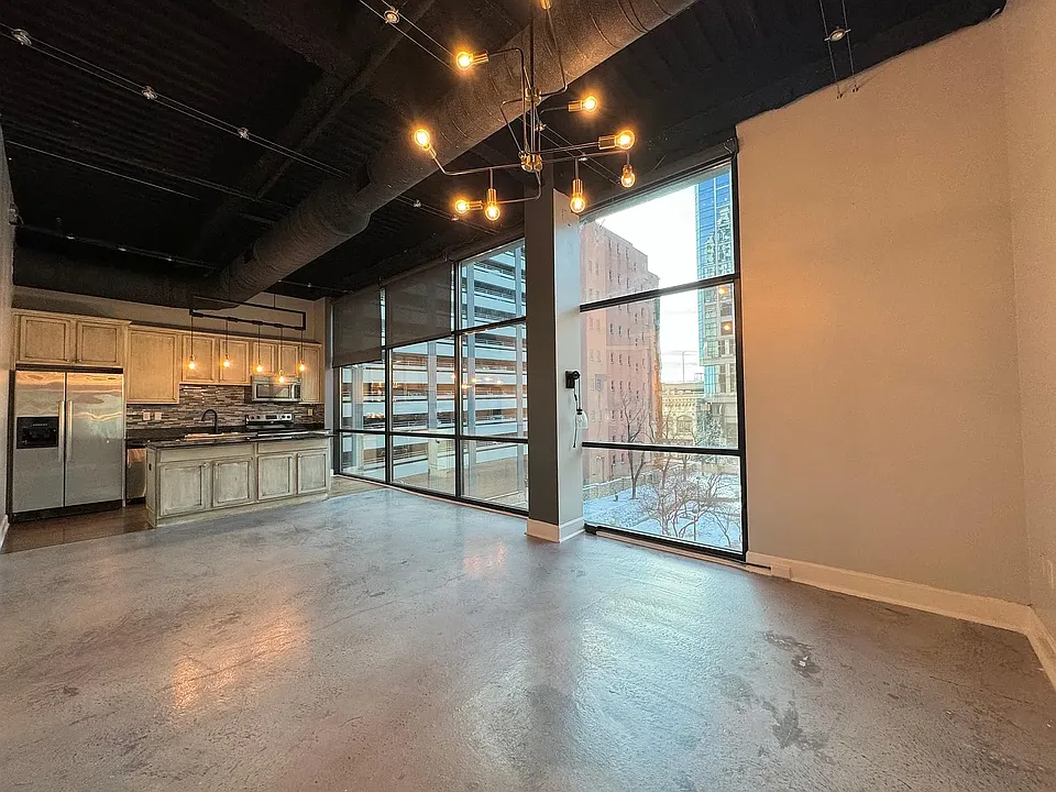 1101 Walnut St #305