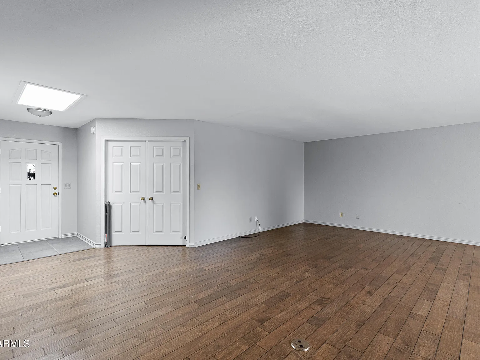 3 bed, 2.0 bath, 1930 sqft, $3,400 — Photo 4
