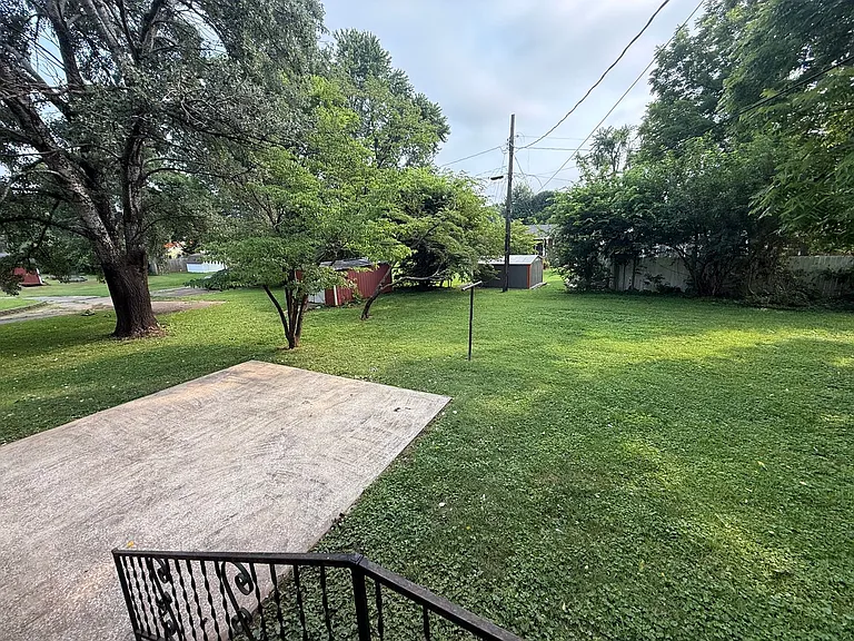 754 N Main St — Photo 16
