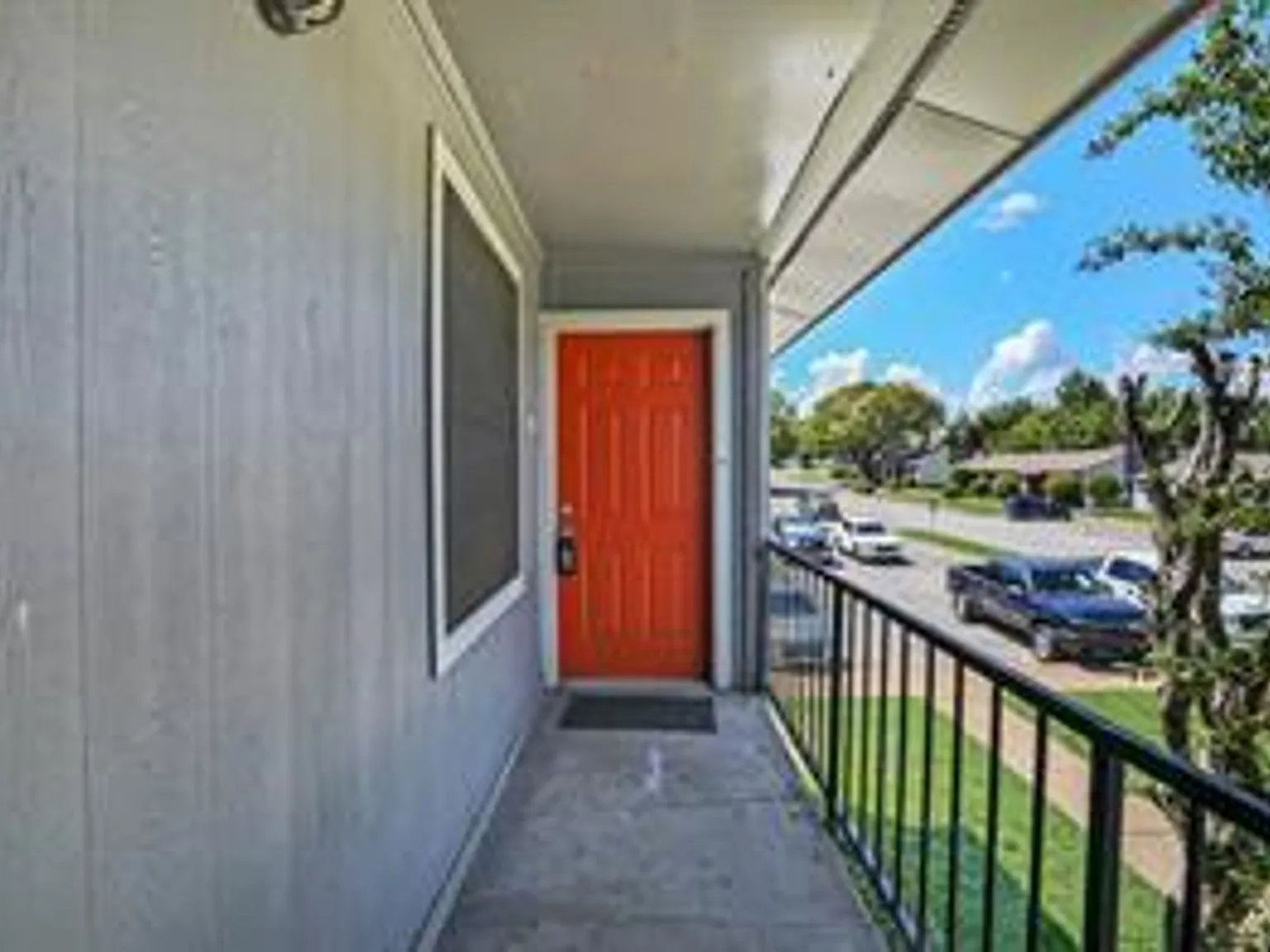 Ennis Place Apartments — Photo 1