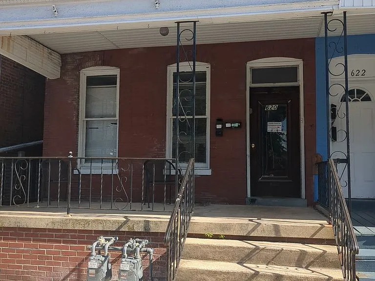 620 W King St — Photo 9