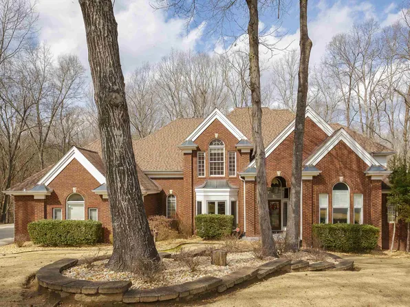 205 Ashlawn Ct, Florence, AL 35634