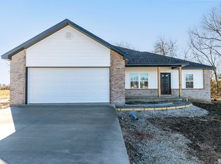 270 W Erin Cir, Bolivar, MO 65613