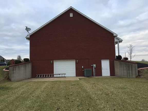 4th image of 74 McDonald Dr