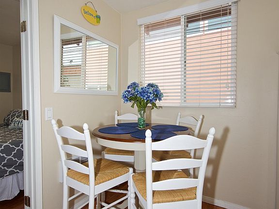 3rd image of 708 Zanzibar Ct