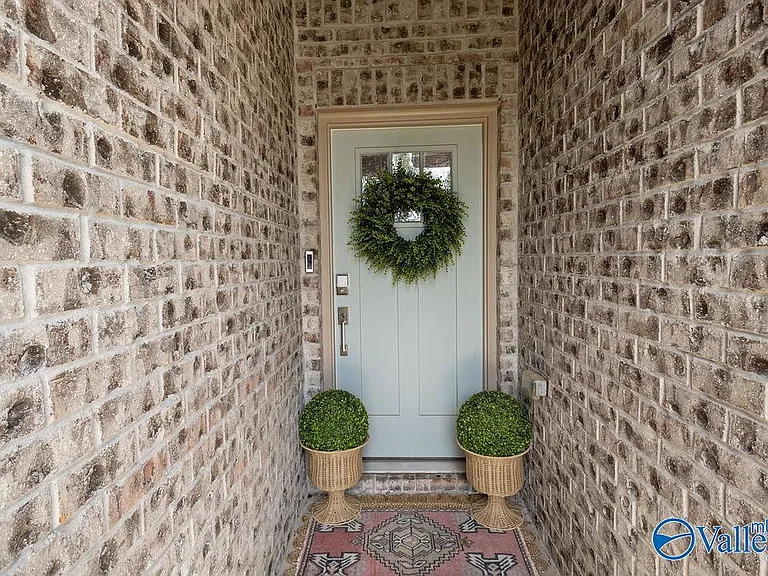 143 Sager Cir — Photo 3