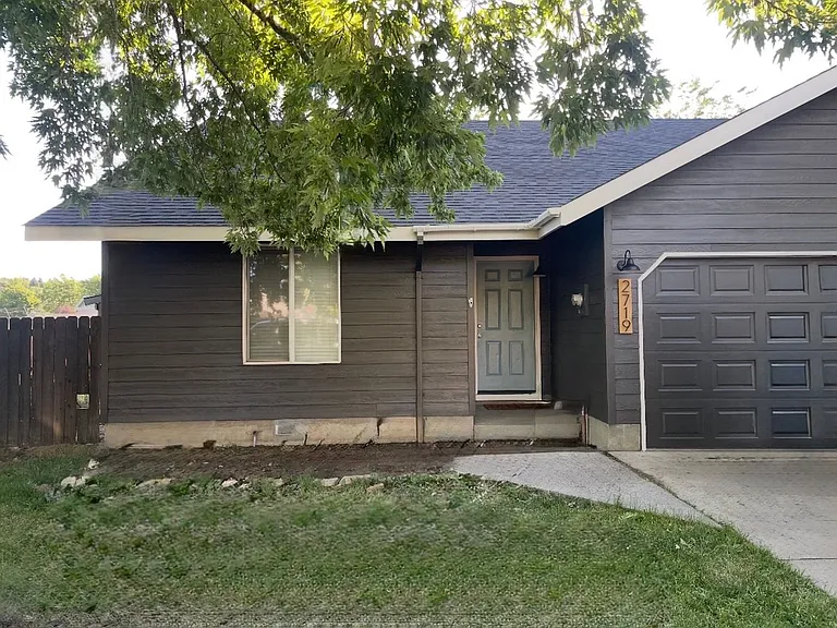 2719 SW 28th St — Photo 1