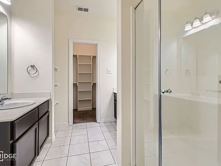 1349 Lake Crest Ln — Photo 12