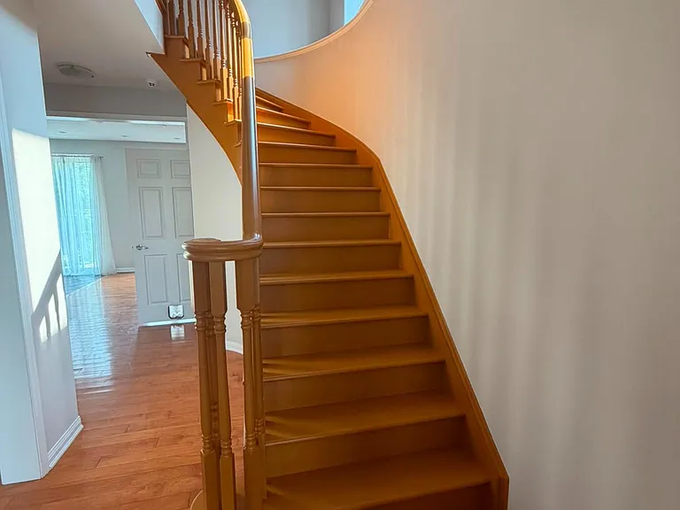 697 Scott Blvd — Photo 2