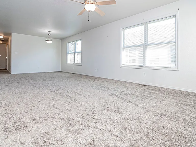 912 Whitetail Ct — Photo 33