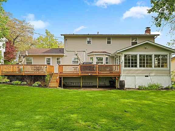 3rd image of 115 Cottswold Dr