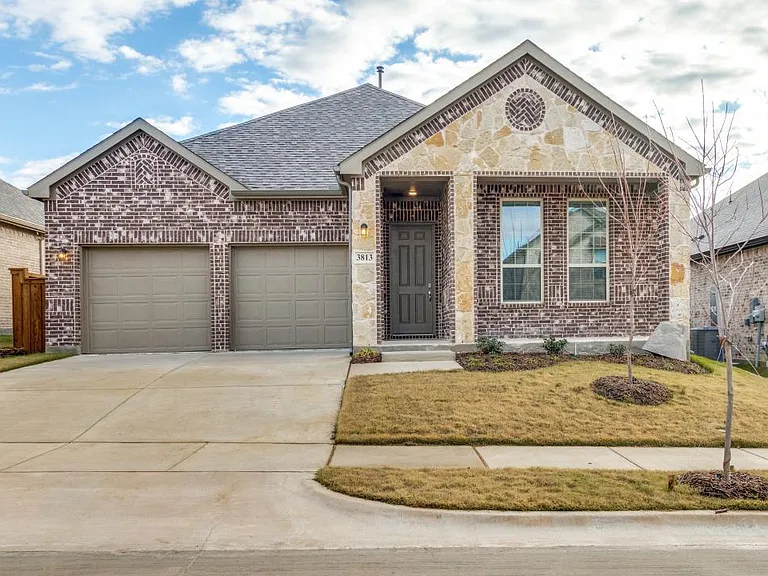 3813 Cherry Hills Dr — Photo 1