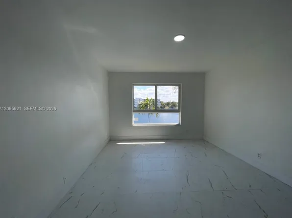19255 NE 2nd Ave APT 2224, Miami, FL 33179