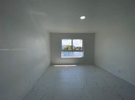 19255 NE 2nd Ave, Miami, FL