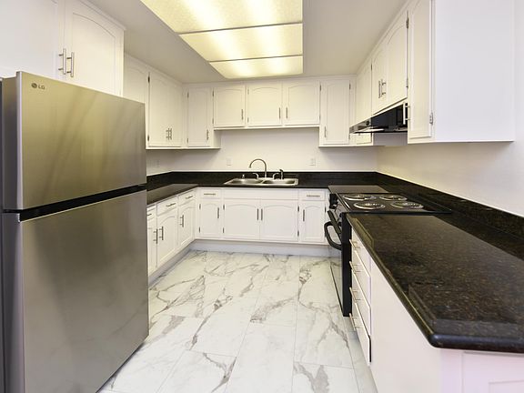 5th image of 2201 Pine Knoll Dr Unit 3