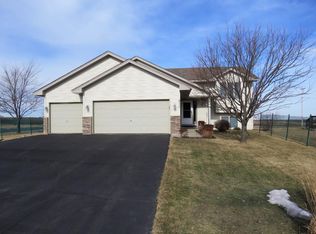 211 Quail Dr, Montrose, MN 55363