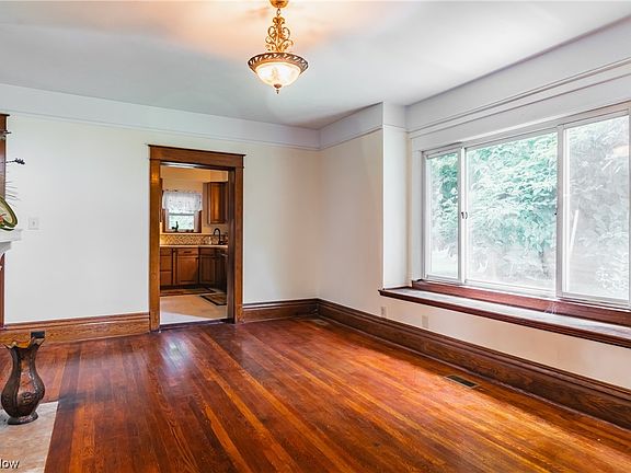 5th image of 5612 Grand Central Ave