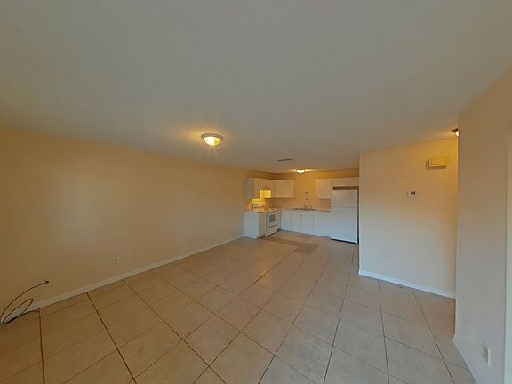 4th image of 3721 NE 40th Pl Unit D